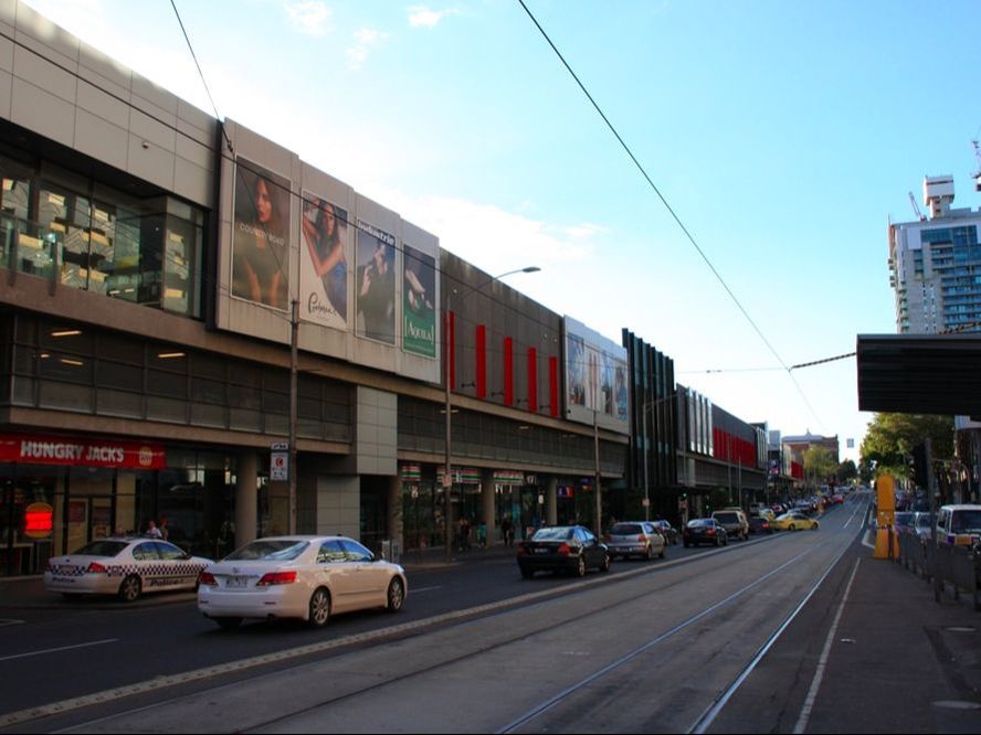 Melbourne Shopping - DFO Spencer Street